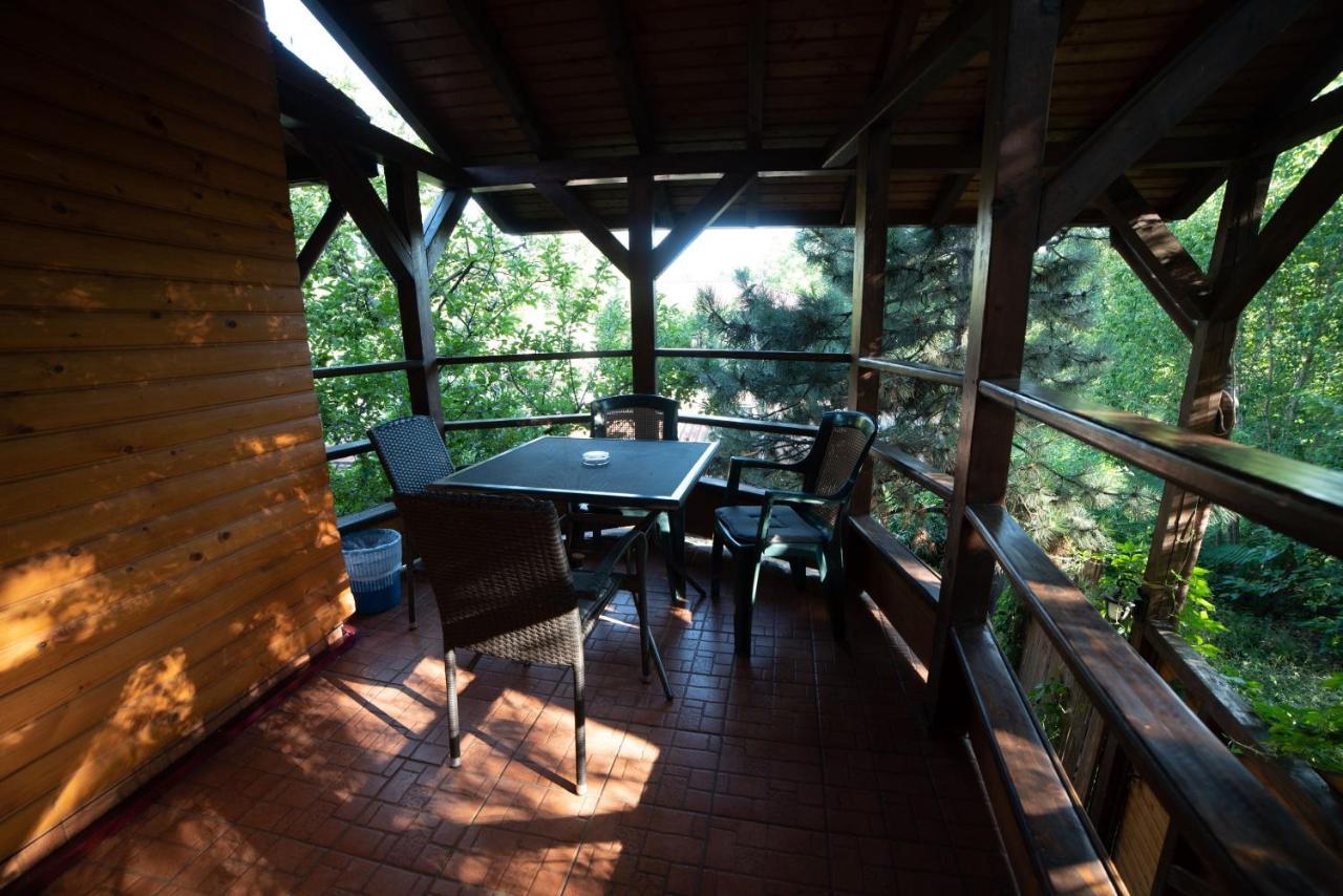 Casa Mica Guesthouse بوخارست المظهر الخارجي الصورة