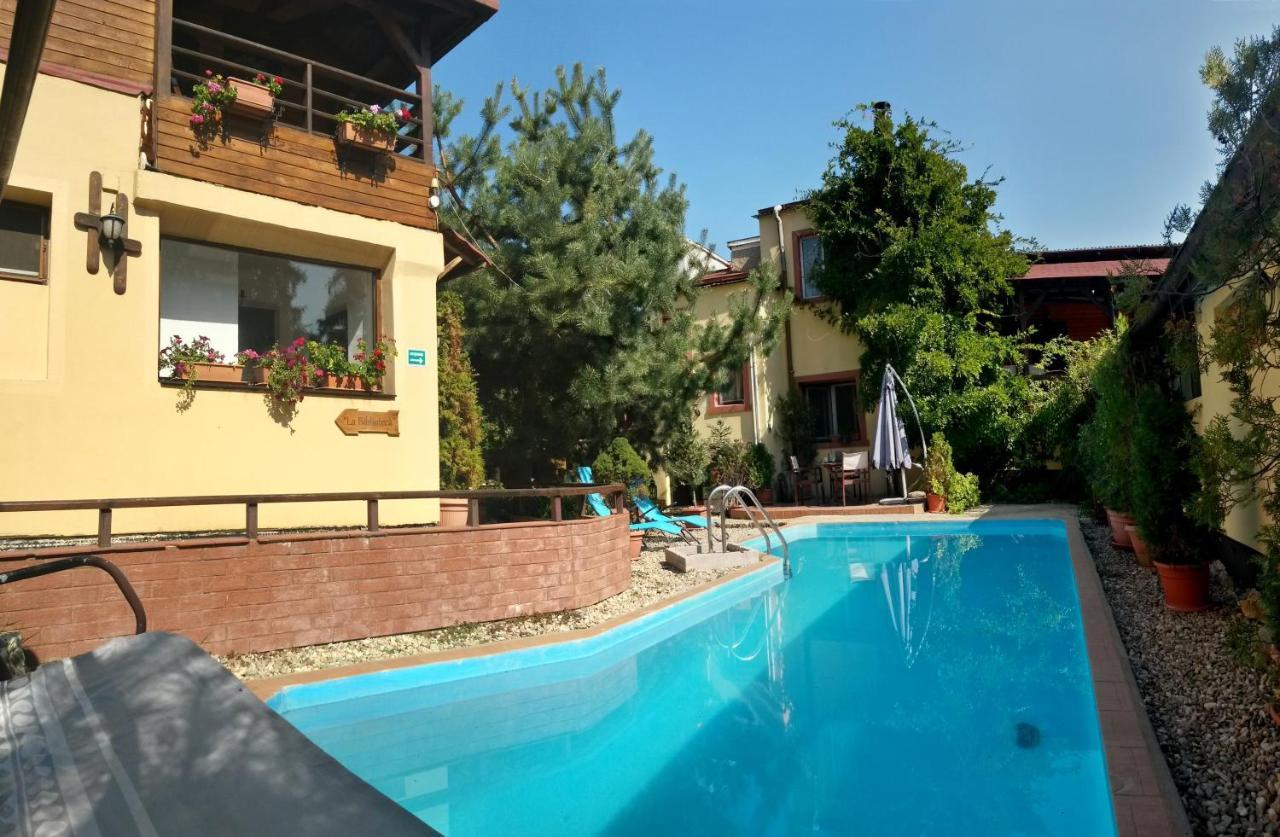 Casa Mica Guesthouse بوخارست المظهر الخارجي الصورة