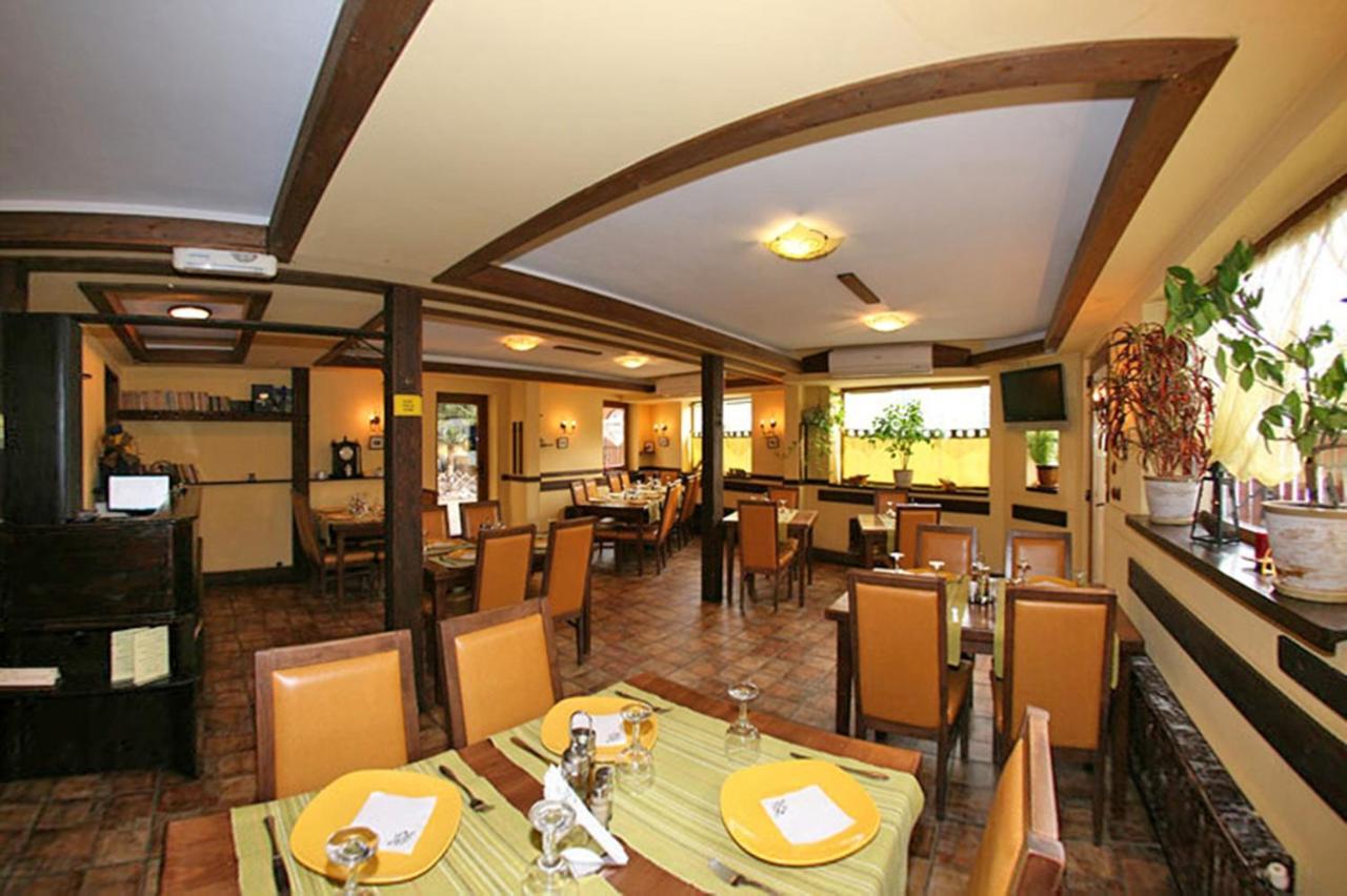 Casa Mica Guesthouse بوخارست المظهر الخارجي الصورة