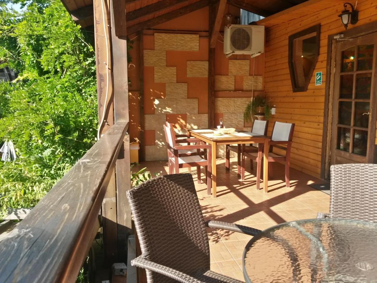 Casa Mica Guesthouse بوخارست المظهر الخارجي الصورة