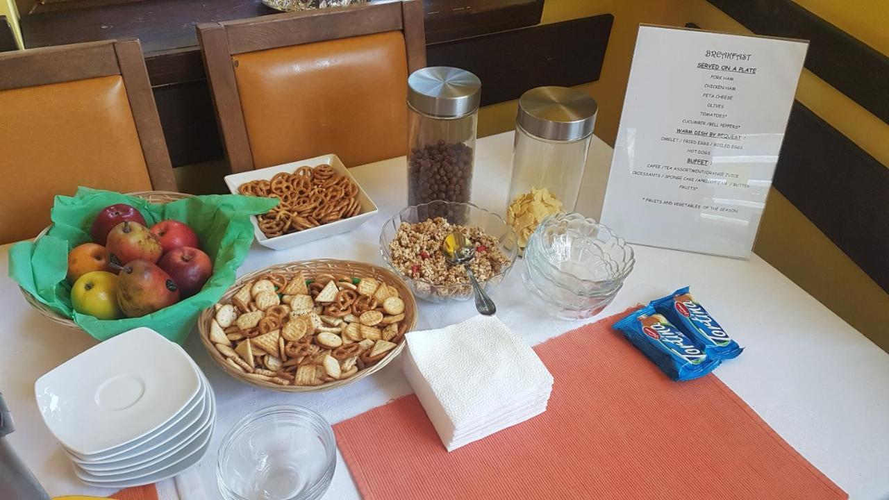 Casa Mica Guesthouse بوخارست المظهر الخارجي الصورة