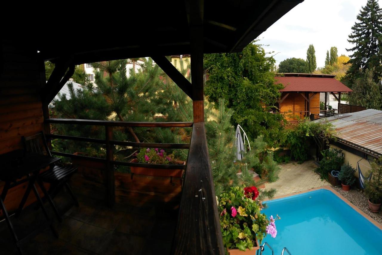 Casa Mica Guesthouse بوخارست المظهر الخارجي الصورة