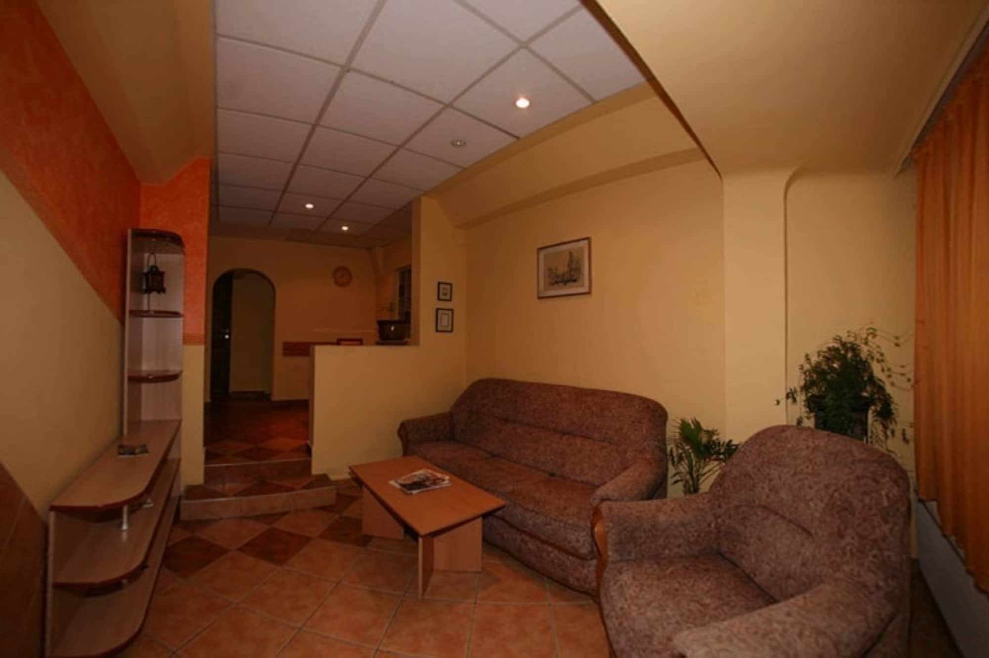 Casa Mica Guesthouse بوخارست المظهر الخارجي الصورة