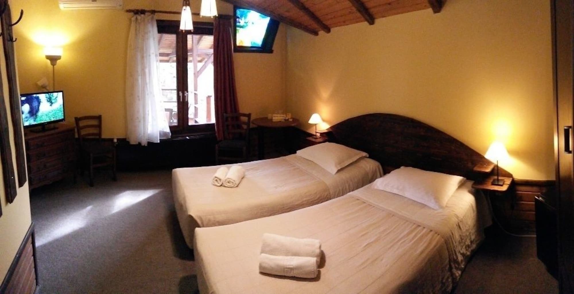 Casa Mica Guesthouse بوخارست المظهر الخارجي الصورة