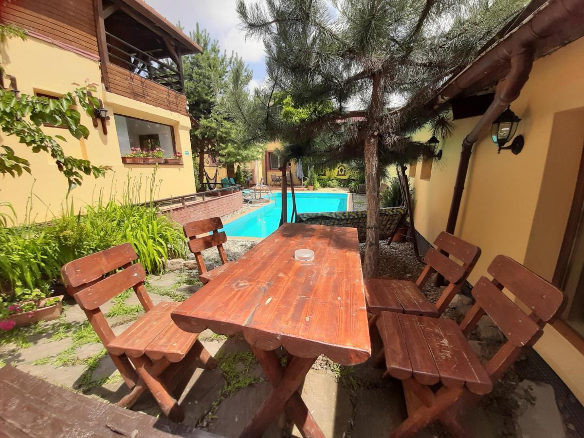 Casa Mica Guesthouse بوخارست المظهر الخارجي الصورة